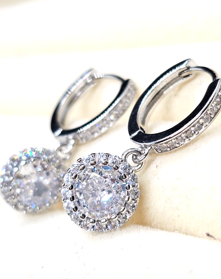 Luxury Elegant Sparkling 925 Sterling Silver 1 Carat Moissanite Round Earrings