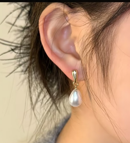 ​Gold toned Pearl Teardrop Earrings Korean Style Minimalist Baroque Dangle