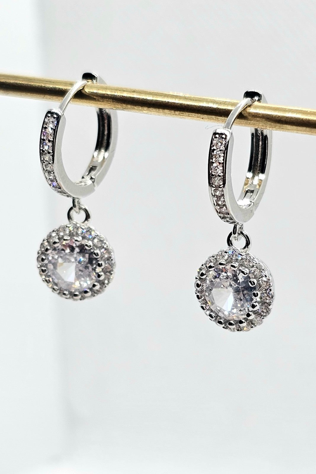 Luxury Elegant Sparkling 925 Sterling Silver 1 Carat Moissanite Round Earrings