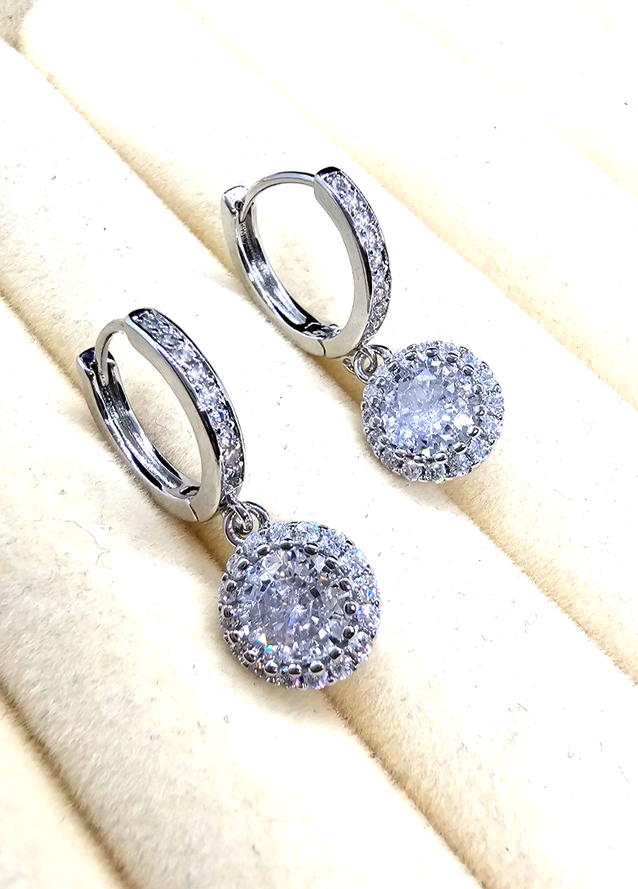 Luxury Elegant Sparkling 925 Sterling Silver 1 Carat Moissanite Round Earrings