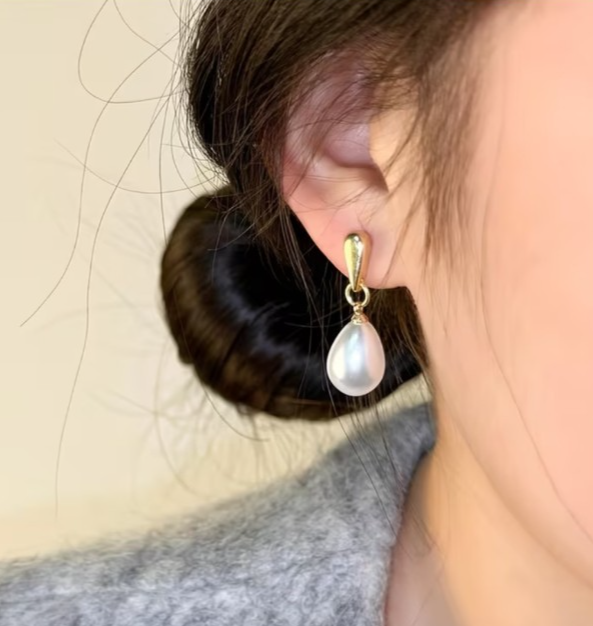 ​Gold toned Pearl Teardrop Earrings Korean Style Minimalist Baroque Dangle