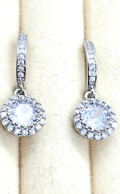 Luxury Elegant Sparkling 925 Sterling Silver 1 Carat Moissanite Round Earrings