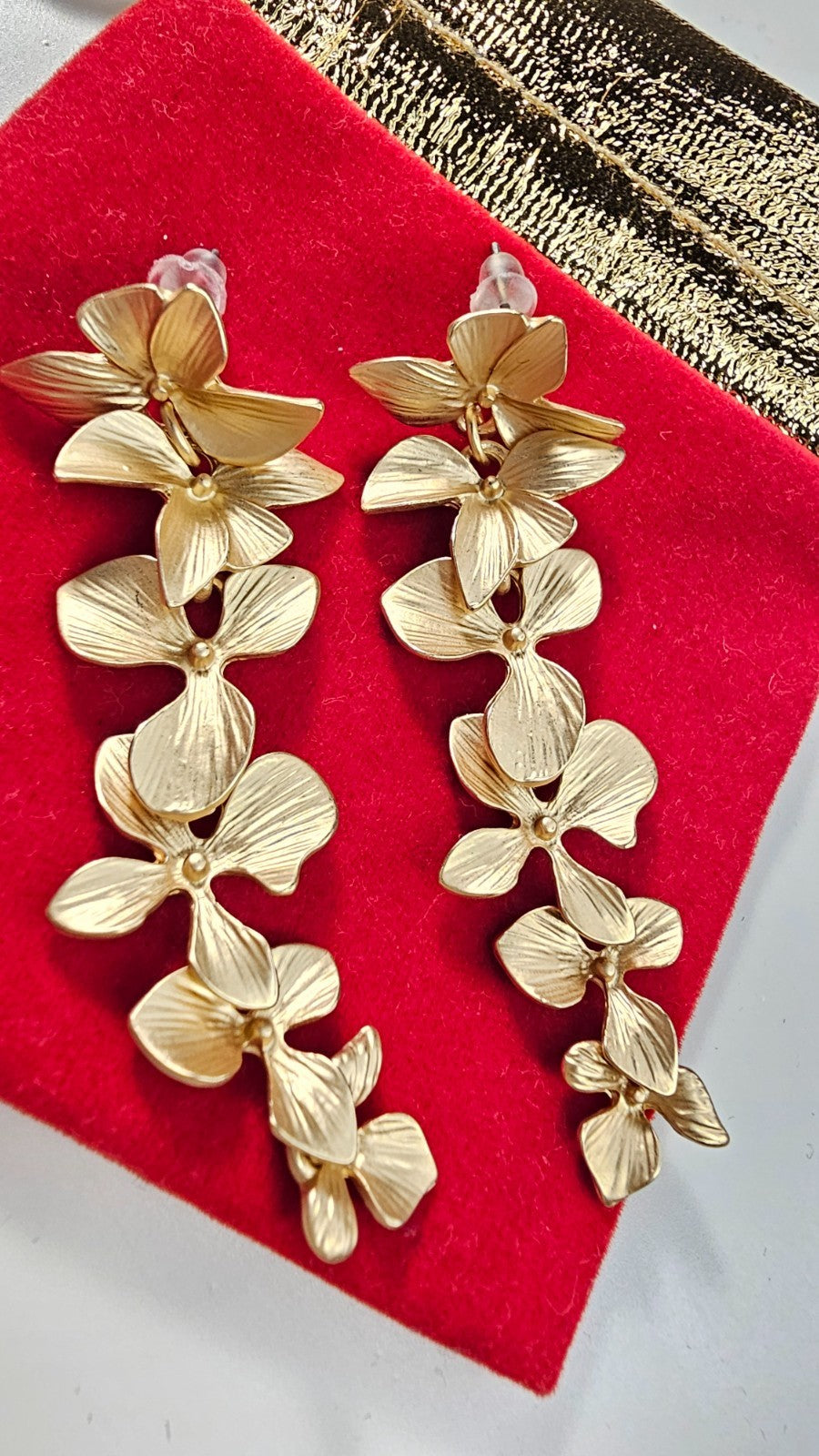 Boho Matte Golden Clove Floral Earrings-Fashionable Vintage Style Stud Partywear