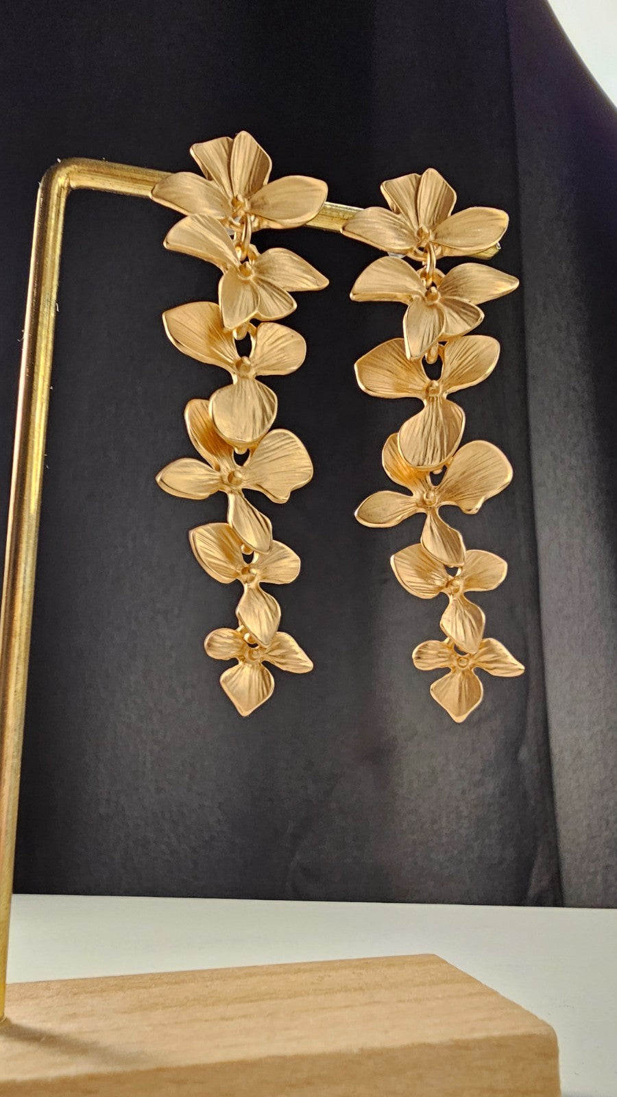 Boho Matte Golden Clove Floral Earrings-Fashionable Vintage Style Stud Partywear